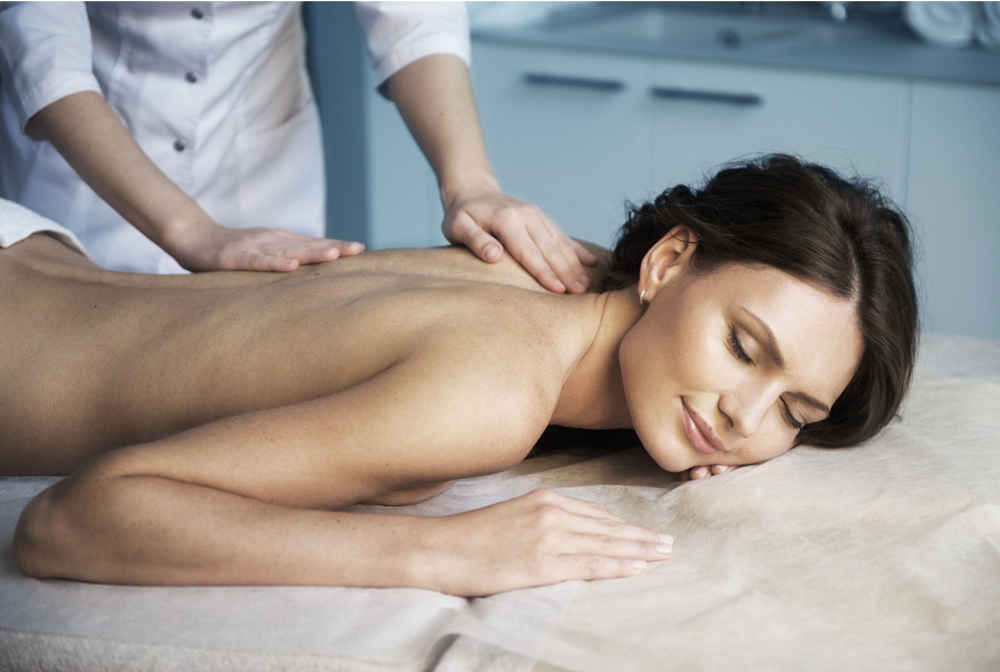 Романтический массаж. Массаж тела. Массаж для женщин. Массаж красивой девушке. Массаж тела.