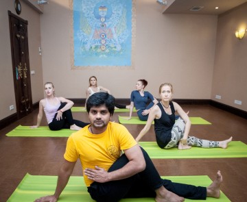 Йога в центре аюрведы и йоги «Керала»
