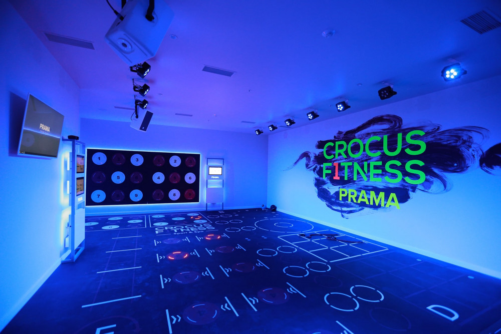 Игры будущего зал. Prama фитнес. Интерактивные тренировки. Интерактивная комната для молодежи. Прама фитнес Крокус.